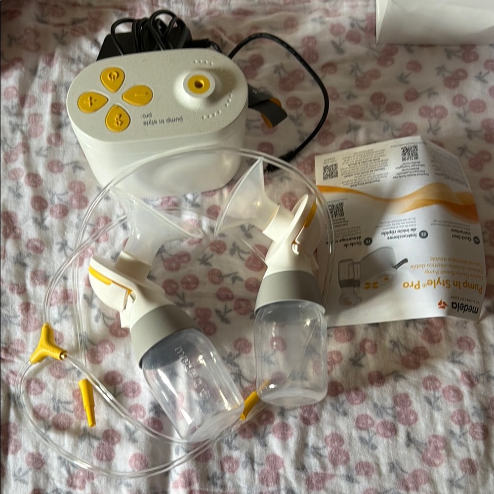 Medela Electric Double Breast Pump in White & Yellow